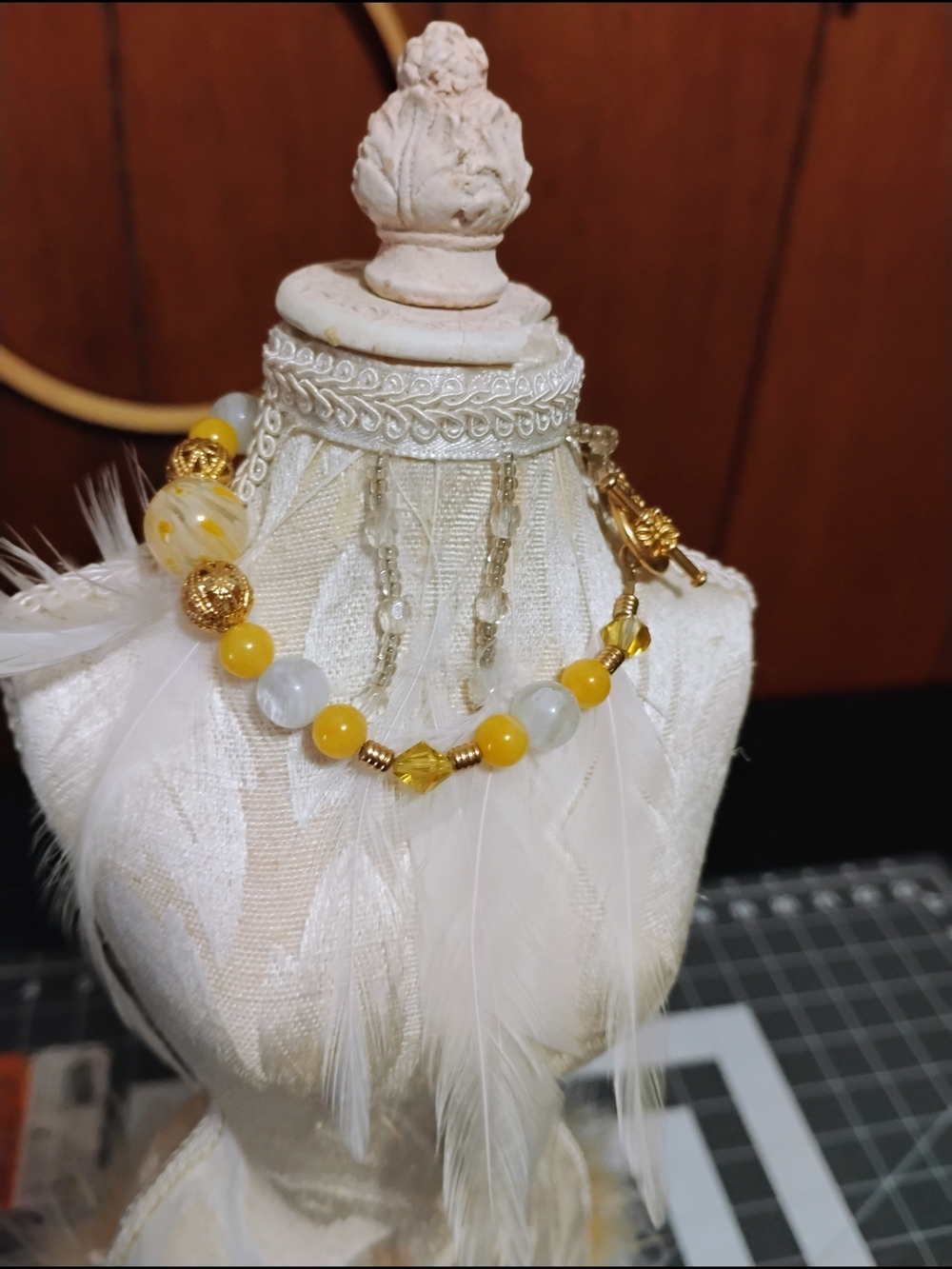Elegant White and Yellow Beaded Bracelet - Gold Accents